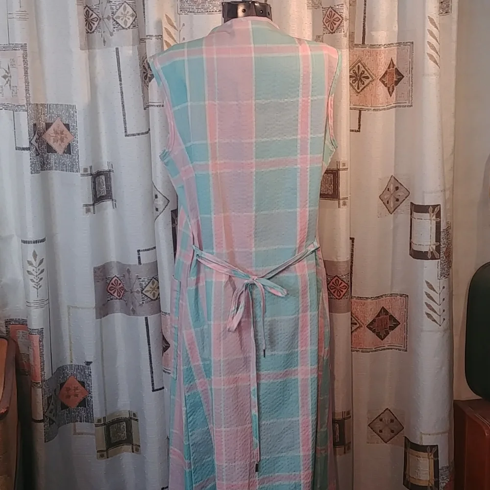 Vintage Komar soft plaid house dress - Picture 5 of 10